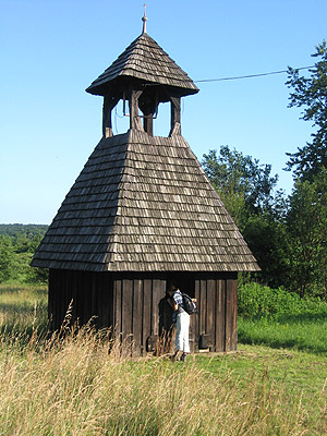 Őrség-Goričko túra - Gödörháza - fa harangláb