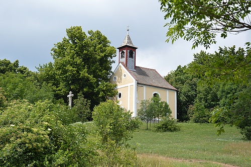 Kápolna a Csatár-hegyen