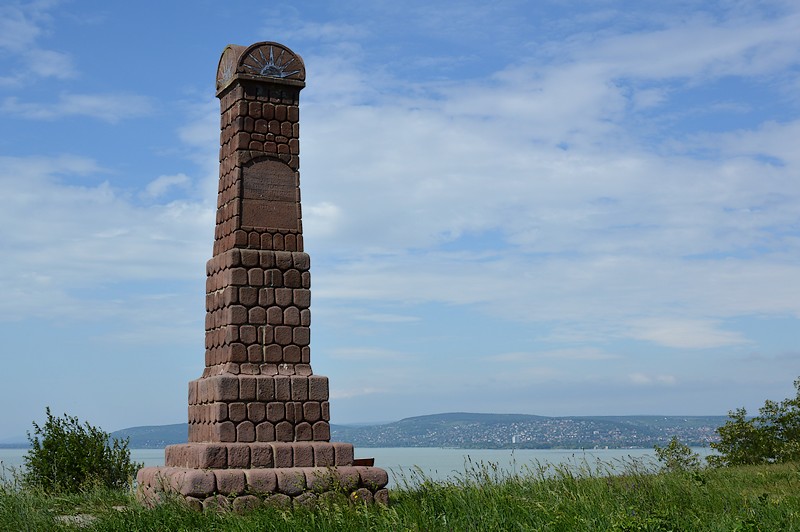 A Soós Lajos-emlékmű