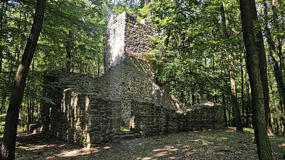 Bakonyi barangolások romokkal