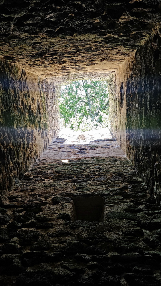 Bakonyi barangolások romokkal